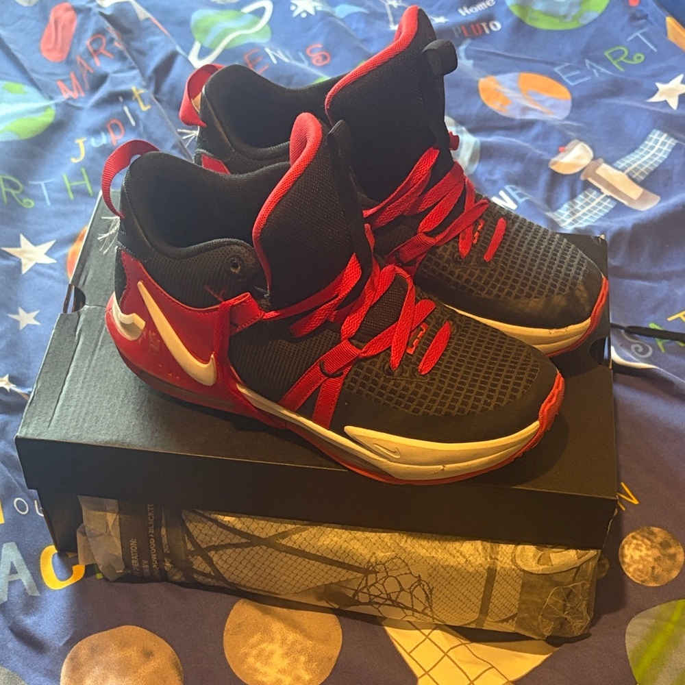 Nike Kids Black and Red Sneakers